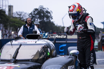 2024-07-14 - BUEMI Sébastien (swi), Toyota Gazoo Racing, Toyota GR010 - Hybrid, celebrating his win during the 2024 Rolex 6 Hours of Sao Paulo, 5th round of the 2024 FIA World Endurance Championship, from July 12 to 14, 2024 on the Autódromo José Carlos Pace in Interlagos, Brazil - FIA WEC - 6 HOURS OF SAO PAULO 2024 - ENDURANCE - MOTORS