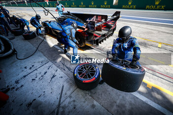 2024-07-14 - 36 VAXIVIERE Matthieu (fra), SCHUMACHER Mick (ger), LAPIERRE Nicolas (fra), Alpine Endurance Team, Alpine A424 #36, Hypercar, action, pitstop, arrêt aux stands, during the 2024 Rolex 6 Hours of Sao Paulo, 5th round of the 2024 FIA World Endurance Championship, from July 12 to 14, 2024 on the Autódromo José Carlos Pace in Interlagos, Brazil - FIA WEC - 6 HOURS OF SAO PAULO 2024 - ENDURANCE - MOTORS