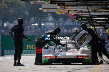 2024-07-14 - 99 JANI Neel (swi), ANDLAUER Julien (fra), Proton Competition, Porsche 963 #99, Hypercar, action, pitstop, arrêt aux stands, during the 2024 Rolex 6 Hours of Sao Paulo, 5th round of the 2024 FIA World Endurance Championship, from July 12 to 14, 2024 on the Autódromo José Carlos Pace in Interlagos, Brazil - FIA WEC - 6 HOURS OF SAO PAULO 2024 - ENDURANCE - MOTORS