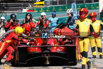 2024-07-14 - 51 PIER GUIDI Alessandro (ita), CALADO James (gbr), GIOVINAZZI Antonio (ita), Ferrari AF Corse, Ferrari 499P #51, Hypercar, action pitstop, arrêt aux stands during the 2024 Rolex 6 Hours of Sao Paulo, 5th round of the 2024 FIA World Endurance Championship, from July 12 to 14, 2024 on the Autódromo José Carlos Pace in Interlagos, Brazil - FIA WEC - 6 HOURS OF SAO PAULO 2024 - ENDURANCE - MOTORS