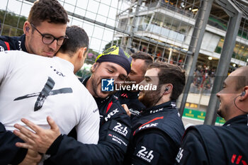 2024-07-14 - Team Manthey Purerxcing, Porsche 911 GT3 R #91, LM GT3, portrait celebrating during the 2024 Rolex 6 Hours of Sao Paulo, 5th round of the 2024 FIA World Endurance Championship, from July 11 to 14, 2024 on the Autódromo José Carlos Pace in Interlagos, Brazil - FIA WEC - 6 HOURS OF SAO PAULO 2024 - ENDURANCE - MOTORS