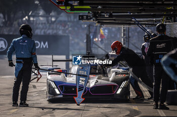 2024-07-14 - 15 VANTHOOR Dries (bel), MARCIELLO Raffaele (swi), WITTMANN Marco (ger), BMW M Team WRT, BMW Hybrid V8 #15, Hypercar, action during the 2024 Rolex 6 Hours of Sao Paulo, 5th round of the 2024 FIA World Endurance Championship, from July 12 to 14, 2024 on the Autódromo José Carlos Pace in Interlagos, Brazil - FIA WEC - 6 HOURS OF SAO PAULO 2024 - ENDURANCE - MOTORS