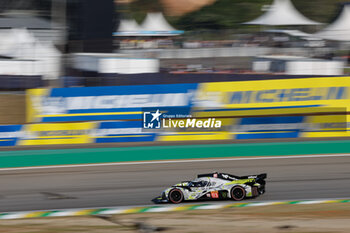 2024-07-14 - 93 JENSEN Mikkel (dnk), MULLER Nico (swi), VERGNE Jean-Eric (fra), Peugeot TotalEnergies, Peugeot 9x8 #93, Hypercar, action during the 2024 Rolex 6 Hours of Sao Paulo, 5th round of the 2024 FIA World Endurance Championship, from July 12 to 14, 2024 on the Autódromo José Carlos Pace in Interlagos, Brazil - FIA WEC - 6 HOURS OF SAO PAULO 2024 - ENDURANCE - MOTORS