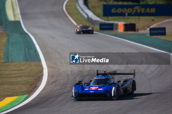 2024-07-14 - 02 BAMBER Earl (nzl), LYNN Alex (gbr), Cadillac Racing #02, Hypercar, action during the 2024 Rolex 6 Hours of Sao Paulo, 5th round of the 2024 FIA World Endurance Championship, from July 11 to 14, 2024 on the Autódromo José Carlos Pace in Interlagos, Brazil - FIA WEC - 6 HOURS OF SAO PAULO 2024 - ENDURANCE - MOTORS