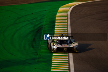 2024-07-14 - 93 JENSEN Mikkel (dnk), MULLER Nico (swi), VERGNE Jean-Eric (fra), Peugeot TotalEnergies, Peugeot 9x8 #93, Hypercar, action during the 2024 Rolex 6 Hours of Sao Paulo, 5th round of the 2024 FIA World Endurance Championship, from July 12 to 14, 2024 on the Autódromo José Carlos Pace in Interlagos, Brazil - FIA WEC - 6 HOURS OF SAO PAULO 2024 - ENDURANCE - MOTORS