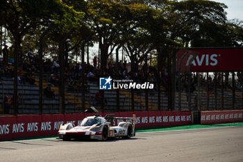 2024-07-14 - 38 RASMUSSEN Oliver (dnk), HANSON Philip (gbr), BUTTON Jenson (gbr), Hertz Team Jota, Porsche 963 #38, Hypercar, action during the 2024 Rolex 6 Hours of Sao Paulo, 5th round of the 2024 FIA World Endurance Championship, from July 12 to 14, 2024 on the Autódromo José Carlos Pace in Interlagos, Brazil - FIA WEC - 6 HOURS OF SAO PAULO 2024 - ENDURANCE - MOTORS