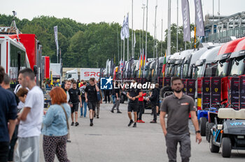 2024-09-20 - Fans walking in a paddock during the Fanatec GT Word Challenge in Monza - FANATEC GT ENDURANCE CUP - ENDURANCE - MOTORS