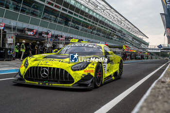 2024-09-21 - Luca STOLZ,Fabian SCHILLER,Jules GOUNON of the team M-AMG Team GetSpeed,on a Mercedes-AMG GT3 EVO in a pitlane during Fanatec GT Word Challenge in Monza - FANATEC GT ENDURANCE CUP - ENDURANCE - MOTORS