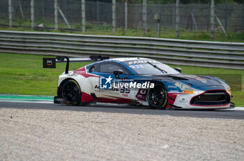 2024-09-22 - Maxime ROBIN,Romain LEROUX,Lorcan HANAFIN, of a team Walkenhorst Motorsport, on a Aston Martin Vantage AMR GT3 EVO in action during a qualyfing of Fanatec GT Word Challenge in Monza - FANATEC GT ENDURANCE CUP - ENDURANCE - MOTORS