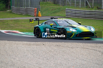 2024-09-22 - Mattia DRUDI,Marco SORENSEN,Nicki THIIM, of a team Comtoyou Racing, on a Aston Martin Vantage AMR GT3 EVO in action during a qualyfing of Fanatec GT Word Challenge in Monza - FANATEC GT ENDURANCE CUP - ENDURANCE - MOTORS