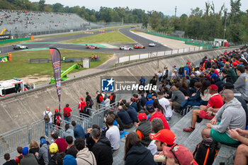 2024-09-22 - Fans watching a Fanatec GT Word Challenge in Monza qualyfing - FANATEC GT ENDURANCE CUP - ENDURANCE - MOTORS