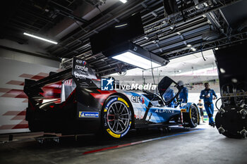 2024-09-12 - Alpine Endurance Team, ambiance, pitlane, during the 2024 6 Hours of Fuji, 7th round of the 2024 FIA World Endurance Championship, from September 13 to 15, 2024 on the Fuji Speedway in Oyama, Shizuoka, Japan - FIA WEC - 6 HOURS OF FUJI 2024 - ENDURANCE - MOTORS