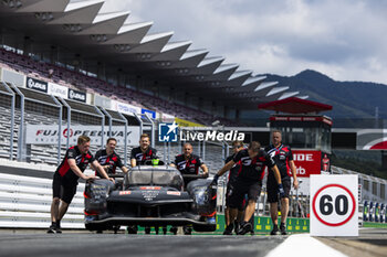 2024-09-12 - 08 BUEMI Sébastien (swi), HARTLEY Brendon (nzl), HIRAKAWA Ryo (jpn), Toyota Gazoo Racing, Toyota GR010 - Hybrid #08, Hypercar, ambiance during the 2024 6 Hours of Fuji, 7th round of the 2024 FIA World Endurance Championship, from September 13 to 15, 2024 on the Fuji Speedway in Oyama, Shizuoka, Japan - FIA WEC - 6 HOURS OF FUJI 2024 - ENDURANCE - MOTORS