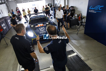 2024-09-12 - 27 JAMES Ian (usa), MANCINELLI Daniel (ita), RIBERAS Alex (spa), Heart of Racing Team, Aston Martin Vantage GT3 #27, LM GT3, ambiance during the 2024 6 Hours of Fuji, 7th round of the 2024 FIA World Endurance Championship, from September 13 to 15, 2024 on the Fuji Speedway in Oyama, Shizuoka, Japan - FIA WEC - 6 HOURS OF FUJI 2024 - ENDURANCE - MOTORS