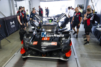 2024-09-12 - 08 BUEMI Sébastien (swi), HARTLEY Brendon (nzl), HIRAKAWA Ryo (jpn), Toyota Gazoo Racing, Toyota GR010 - Hybrid #08, Hypercar, ambiance during the 2024 6 Hours of Fuji, 7th round of the 2024 FIA World Endurance Championship, from September 13 to 15, 2024 on the Fuji Speedway in Oyama, Shizuoka, Japan - FIA WEC - 6 HOURS OF FUJI 2024 - ENDURANCE - MOTORS