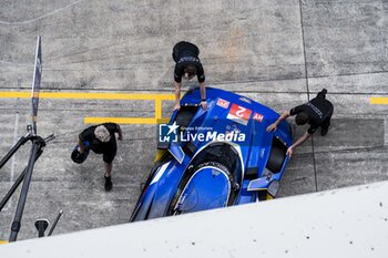 2024-09-12 - 02 BAMBER Earl (nzl), LYNN Alex (gbr), Cadillac Racing #02, Hypercar, scrutineering, verifications techniques, during the 2024 6 Hours of Fuji, 7th round of the 2024 FIA World Endurance Championship, from September 13 to 15, 2024 on the Fuji Speedway in Oyama, Shizuoka, Japan - FIA WEC - 6 HOURS OF FUJI 2024 - ENDURANCE - MOTORS