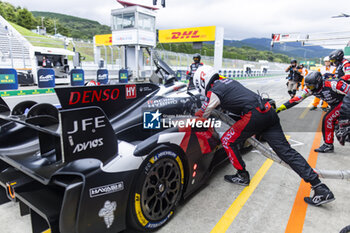 2024-09-13 - 08 BUEMI Sébastien (swi), HARTLEY Brendon (nzl), HIRAKAWA Ryo (jpn), Toyota Gazoo Racing, Toyota GR010 - Hybrid #08, Hypercar, ambiance during the 2024 6 Hours of Fuji, 7th round of the 2024 FIA World Endurance Championship, from September 13 to 15, 2024 on the Fuji Speedway in Oyama, Shizuoka, Japan - FIA WEC - 6 HOURS OF FUJI 2024 - ENDURANCE - MOTORS