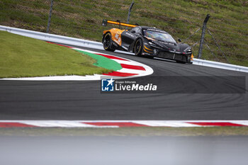 2024-09-13 - 95 SATO Marino (jpn), PINO Nico (chl), CAYGILL Josh (gbr), United Autosports, McLaren 720S GT3 Evo #95, LM GT3, action during the 2024 6 Hours of Fuji, 7th round of the 2024 FIA World Endurance Championship, from September 13 to 15, 2024 on the Fuji Speedway in Oyama, Shizuoka, Japan - FIA WEC - 6 HOURS OF FUJI 2024 - ENDURANCE - MOTORS