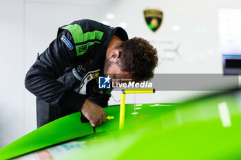 2024-09-13 - Lamborghini Iron Lynx mechanic, mecanicien portrait during the 2024 6 Hours of Fuji, 7th round of the 2024 FIA World Endurance Championship, from September 13 to 15, 2024 on the Fuji Speedway in Oyama, Shizuoka, Japan - FIA WEC - 6 HOURS OF FUJI 2024 - ENDURANCE - MOTORS