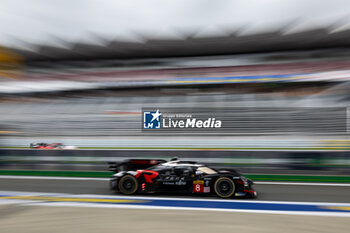 2024-09-13 - 08 BUEMI Sébastien (swi), HARTLEY Brendon (nzl), HIRAKAWA Ryo (jpn), Toyota Gazoo Racing, Toyota GR010 - Hybrid #08, Hypercar, action during the 2024 6 Hours of Fuji, 7th round of the 2024 FIA World Endurance Championship, from September 13 to 15, 2024 on the Fuji Speedway in Oyama, Shizuoka, Japan - FIA WEC - 6 HOURS OF FUJI 2024 - ENDURANCE - MOTORS