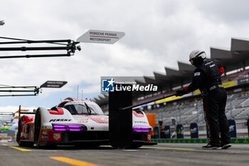 2024-09-13 - 06 ESTRE Kevin (fra), LOTTERER André (ger), VANTHOOR Laurens (bel), Porsche Penske Motorsport, Porsche 963 #06, Hypercar, action during the 2024 6 Hours of Fuji, 7th round of the 2024 FIA World Endurance Championship, from September 13 to 15, 2024 on the Fuji Speedway in Oyama, Shizuoka, Japan - FIA WEC - 6 HOURS OF FUJI 2024 - ENDURANCE - MOTORS