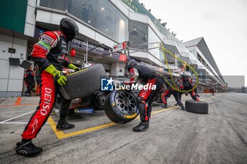 2024-09-13 - 07 CONWAY Mike (gbr), KOBAYASHI Kamui (jpn), DE VRIES Nyck (nld), Toyota Gazoo Racing, Toyota GR010 - Hybrid #07, Hypercar, action, stand, pitlane, during the 2024 6 Hours of Fuji, 7th round of the 2024 FIA World Endurance Championship, from September 13 to 15, 2024 on the Fuji Speedway in Oyama, Shizuoka, Japan - FIA WEC - 6 HOURS OF FUJI 2024 - ENDURANCE - MOTORS