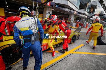 2024-09-13 - 83 KUBICA Robert (pol), SHWARTZMAN Robert (isr), YE Yifei (chn), AF Corse, Ferrari 499P #83, Hypercar, stand, pitlane, during the 2024 6 Hours of Fuji, 7th round of the 2024 FIA World Endurance Championship, from September 13 to 15, 2024 on the Fuji Speedway in Oyama, Shizuoka, Japan - FIA WEC - 6 HOURS OF FUJI 2024 - ENDURANCE - MOTORS