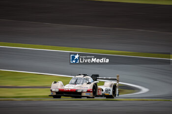 2024-09-13 - 38 RASMUSSEN Oliver (dnk), HANSON Philip (gbr), BUTTON Jenson (gbr), Hertz Team Jota, Porsche 963 #38, Hypercar, action during the 2024 6 Hours of Fuji, 7th round of the 2024 FIA World Endurance Championship, from September 13 to 15, 2024 on the Fuji Speedway in Oyama, Shizuoka, Japan - FIA WEC - 6 HOURS OF FUJI 2024 - ENDURANCE - MOTORS