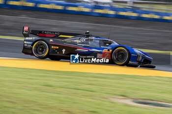 2024-09-13 - 02 BAMBER Earl (nzl), LYNN Alex (gbr), Cadillac Racing #02, Hypercar, action during the 2024 6 Hours of Fuji, 7th round of the 2024 FIA World Endurance Championship, from September 13 to 15, 2024 on the Fuji Speedway in Oyama, Shizuoka, Japan - FIA WEC - 6 HOURS OF FUJI 2024 - ENDURANCE - MOTORS