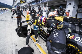 2024-09-13 - 82 JUNCADELLA Daniel (spa), BAUD Sébastien (fra), KOIZUMI Hiroshi (jpn), TF Sport, Corvette Z06 GT3.R #82, LM GT3, pitstop, arrêt aux stands during the 2024 6 Hours of Fuji, 7th round of the 2024 FIA World Endurance Championship, from September 13 to 15, 2024 on the Fuji Speedway in Oyama, Shizuoka, Japan - FIA WEC - 6 HOURS OF FUJI 2024 - ENDURANCE - MOTORS