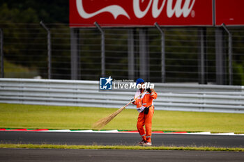 2024-09-13 - Marshalls during the 2024 6 Hours of Fuji, 7th round of the 2024 FIA World Endurance Championship, from September 13 to 15, 2024 on the Fuji Speedway in Oyama, Shizuoka, Japan - FIA WEC - 6 HOURS OF FUJI 2024 - ENDURANCE - MOTORS