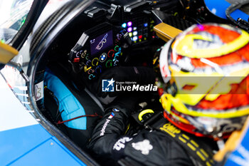 2024-09-13 - BMW Hybrid V8 steering wheel, volant, during the 2024 6 Hours of Fuji, 7th round of the 2024 FIA World Endurance Championship, from September 13 to 15, 2024 on the Fuji Speedway in Oyama, Shizuoka, Japan - FIA WEC - 6 HOURS OF FUJI 2024 - ENDURANCE - MOTORS