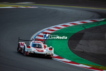 2024-09-13 - 06 ESTRE Kevin (fra), LOTTERER André (ger), VANTHOOR Laurens (bel), Porsche Penske Motorsport, Porsche 963 #06, Hypercar, action during the 2024 6 Hours of Fuji, 7th round of the 2024 FIA World Endurance Championship, from September 13 to 15, 2024 on the Fuji Speedway in Oyama, Shizuoka, Japan - FIA WEC - 6 HOURS OF FUJI 2024 - ENDURANCE - MOTORS