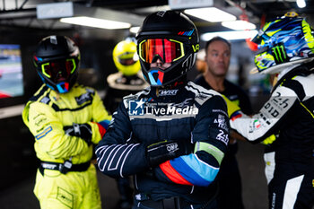 2024-09-13 - 46 MARTIN Maxime (bel), ROSSI Valentino (ita), AL HARTHY Ahmad (omn) Team WRT, BMW M4 GT3 #46, mechanic, mecanicien during the 2024 6 Hours of Fuji, 7th round of the 2024 FIA World Endurance Championship, from September 13 to 15, 2024 on the Fuji Speedway in Oyama, Shizuoka, Japan - FIA WEC - 6 HOURS OF FUJI 2024 - ENDURANCE - MOTORS