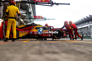 2024-09-13 - 50 FUOCO Antonio (ita), MOLINA Miguel (spa), NIELSEN Nicklas (dnk), Ferrari AF Corse, Ferrari 499P #50, pitlane, during the 2024 6 Hours of Fuji, 7th round of the 2024 FIA World Endurance Championship, from September 13 to 15, 2024 on the Fuji Speedway in Oyama, Shizuoka, Japan - FIA WEC - 6 HOURS OF FUJI 2024 - ENDURANCE - MOTORS