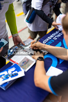 2024-09-14 - SCHUMACHER Mick (ger), Alpine Endurance Team, Alpine A424, portrait, autograph session, session autographe during the 2024 6 Hours of Fuji, 7th round of the 2024 FIA World Endurance Championship, from September 13 to 15, 2024 on the Fuji Speedway in Oyama, Shizuoka, Japan - FIA WEC - 6 HOURS OF FUJI 2024 - ENDURANCE - MOTORS