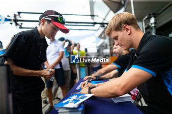 2024-09-14 - SCHUMACHER Mick (ger), Alpine Endurance Team, Alpine A424, portrait, autograph session, session autographe during the 2024 6 Hours of Fuji, 7th round of the 2024 FIA World Endurance Championship, from September 13 to 15, 2024 on the Fuji Speedway in Oyama, Shizuoka, Japan - FIA WEC - 6 HOURS OF FUJI 2024 - ENDURANCE - MOTORS