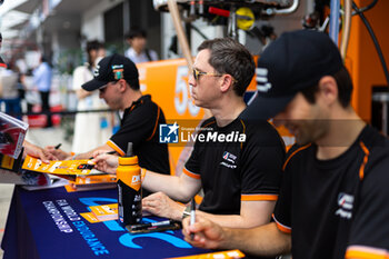 2024-09-14 - COTTINGHAM James (gbr), United Autosports, McLaren 720S GT3 Evo, portrait, autograph session, session autographe during the 2024 6 Hours of Fuji, 7th round of the 2024 FIA World Endurance Championship, from September 13 to 15, 2024 on the Fuji Speedway in Oyama, Shizuoka, Japan - FIA WEC - 6 HOURS OF FUJI 2024 - ENDURANCE - MOTORS