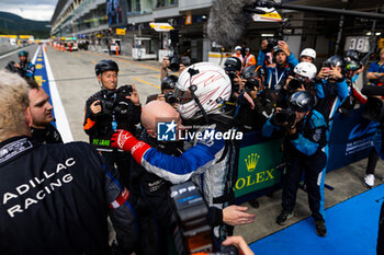 2024-09-14 - LYNN Alex (gbr), Cadillac Racing, Cadillac V-Series.R, portrait, hyperpole celebration during the 2024 6 Hours of Fuji, 7th round of the 2024 FIA World Endurance Championship, from September 13 to 15, 2024 on the Fuji Speedway in Oyama, Shizuoka, Japan - FIA WEC - 6 HOURS OF FUJI 2024 - ENDURANCE - MOTORS