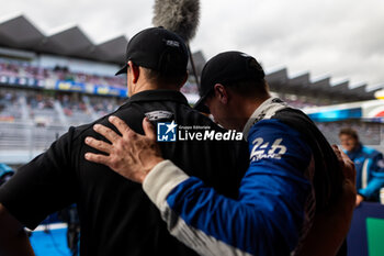 2024-09-14 - LYNN Alex (gbr), Cadillac Racing, Cadillac V-Series.R, portrait, hyperpole celebration during the 2024 6 Hours of Fuji, 7th round of the 2024 FIA World Endurance Championship, from September 13 to 15, 2024 on the Fuji Speedway in Oyama, Shizuoka, Japan - FIA WEC - 6 HOURS OF FUJI 2024 - ENDURANCE - MOTORS