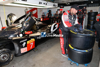 2024-09-14 - mecaniciens, mechanics, michelin, tyres, pneus, Toyota Gazoo Racing, Toyota GR010 - Hybrid #08, Hypercar, during the 2024 6 Hours of Fuji, 7th round of the 2024 FIA World Endurance Championship, from September 13 to 15, 2024 on the Fuji Speedway in Oyama, Shizuoka, Japan - FIA WEC - 6 HOURS OF FUJI 2024 - ENDURANCE - MOTORS