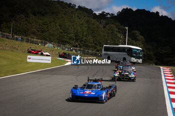 2024-09-14 - circuit safari 02 BAMBER Earl (nzl), LYNN Alex (gbr), Cadillac Racing #02, Hypercar, action during the 2024 6 Hours of Fuji, 7th round of the 2024 FIA World Endurance Championship, from September 13 to 15, 2024 on the Fuji Speedway in Oyama, Shizuoka, Japan - FIA WEC - 6 HOURS OF FUJI 2024 - ENDURANCE - MOTORS