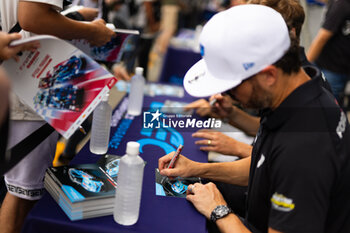 2024-09-14 - HARDWICK Ryan (usa), Proton Competition, Ford Mustang GT3, portrait, autograph session, session autographe during the 2024 6 Hours of Fuji, 7th round of the 2024 FIA World Endurance Championship, from September 13 to 15, 2024 on the Fuji Speedway in Oyama, Shizuoka, Japan - FIA WEC - 6 HOURS OF FUJI 2024 - ENDURANCE - MOTORS