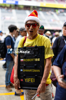 2024-09-14 - Fans portrait, autograph session, session autographe during the 2024 6 Hours of Fuji, 7th round of the 2024 FIA World Endurance Championship, from September 13 to 15, 2024 on the Fuji Speedway in Oyama, Shizuoka, Japan - FIA WEC - 6 HOURS OF FUJI 2024 - ENDURANCE - MOTORS