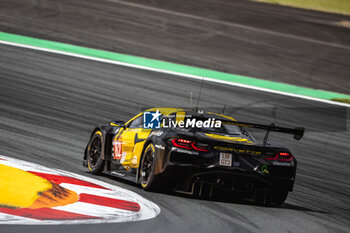 2024-09-14 - 82 JUNCADELLA Daniel (spa), BAUD Sébastien (fra), KOIZUMI Hiroshi (jpn), TF Sport, Corvette Z06 GT3.R #82, LM GT3, action during the 2024 6 Hours of Fuji, 7th round of the 2024 FIA World Endurance Championship, from September 13 to 15, 2024 on the Fuji Speedway in Oyama, Shizuoka, Japan - FIA WEC - 6 HOURS OF FUJI 2024 - ENDURANCE - MOTORS