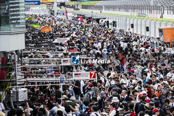 2024-09-14 - Autograph session, fans, supporters, public, spectators during the 2024 6 Hours of Fuji, 7th round of the 2024 FIA World Endurance Championship, from September 13 to 15, 2024 on the Fuji Speedway in Oyama, Shizuoka, Japan - FIA WEC - 6 HOURS OF FUJI 2024 - ENDURANCE - MOTORS