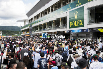 2024-09-14 - Autograph session, fans, supporters, public, spectators during the 2024 6 Hours of Fuji, 7th round of the 2024 FIA World Endurance Championship, from September 13 to 15, 2024 on the Fuji Speedway in Oyama, Shizuoka, Japan - FIA WEC - 6 HOURS OF FUJI 2024 - ENDURANCE - MOTORS