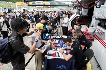 2024-09-14 - Autograph session, fans, supporters, public, spectators during the 2024 6 Hours of Fuji, 7th round of the 2024 FIA World Endurance Championship, from September 13 to 15, 2024 on the Fuji Speedway in Oyama, Shizuoka, Japan - FIA WEC - 6 HOURS OF FUJI 2024 - ENDURANCE - MOTORS