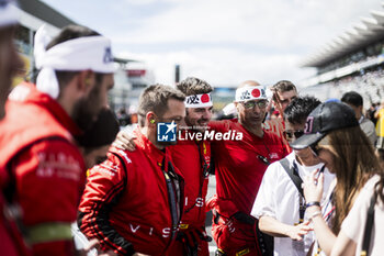 2024-09-15 - AF Corse mecaniciens, mechanics grille de depart, starting grid depart, start during the 2024 6 Hours of Fuji, 7th round of the 2024 FIA World Endurance Championship, from September 13 to 15, 2024 on the Fuji Speedway in Oyama, Shizuoka, Japan - FIA WEC - 6 HOURS OF FUJI 2024 - ENDURANCE - MOTORS