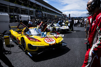 2024-09-15 - 83 KUBICA Robert (pol), SHWARTZMAN Robert (isr), YE Yifei (chn), AF Corse, Ferrari 499P #83, Hypercar, grille de depart, starting grid depart, start during the 2024 6 Hours of Fuji, 7th round of the 2024 FIA World Endurance Championship, from September 13 to 15, 2024 on the Fuji Speedway in Oyama, Shizuoka, Japan - FIA WEC - 6 HOURS OF FUJI 2024 - ENDURANCE - MOTORS